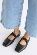 Shoes: Kuren Flat | Black