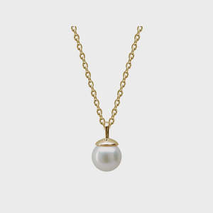 Jewellery: Pearl Necklace