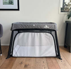 MOOSE Emmett Travel Cot (with 2 FREE fitted sheets)