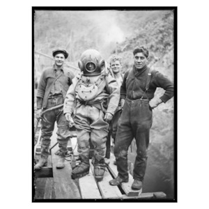 Art: Diver by Leslie Adkin: Print A4