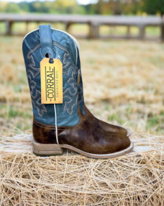 Mens Cowboy Boots: Corral: Mens Honey/Blue Embroidery