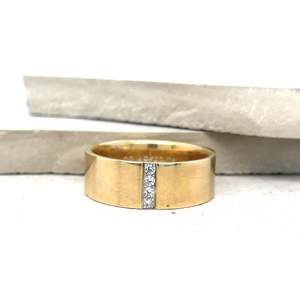 Gents Wedding Bands: 9ct Yellow Gold Diamond Bead Set 8mm Band