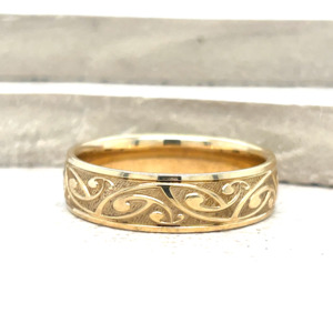 9ct Yellow Gold Koru Engraved 6mm Band