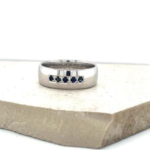 Gents Wedding Bands: The Louie Band