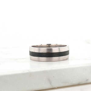 9ct White Gold & Carbon Fibre 7mm Ring