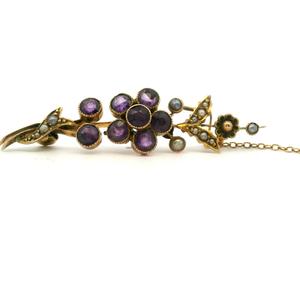 Estate Jewellery: Estate 9ct Yellow Gold Amethyst and Pearl Brooch