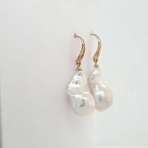9ct Yellow Gold Freshwater Pearl Hook Earrings