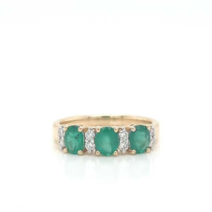 Emerald & Diamond 9k Yellow Gold Ring