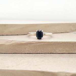 Silver Jewellery: Sterling Silver Dark Oval Sapphire Dress Ring