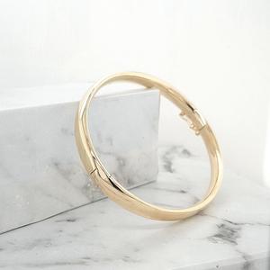 9ct Yellow Gold 6mm Hinged Bangle
