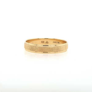 9ct Yellow Gold Hollow Ribbed Center Ring
