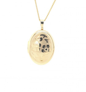 Our Locket Collection: 9ct Yellow Gold Oval Floral Engraved Pendant Locket
