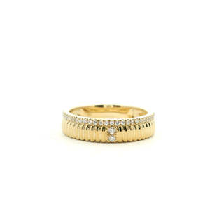 9ct Yellow Gold Ridged Diamond Set Band