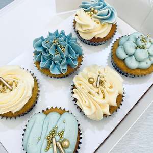 Cupcakes: Blue Floral Cupcakes