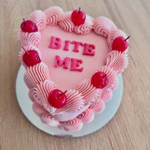 Mini Cakes: Mini Valentines - Choose your wording on top