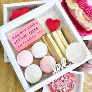 Valentines Day: Mac & Fries - Happy Galentines Gift Box