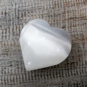 Selenite Wands Shapes: Selenite Heart - 5-6 cm