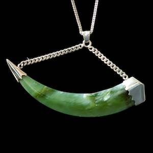 John Mayo Jade: Flower Jade Huia beak Form by Alex Sands