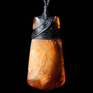 Kauri Amber Toki