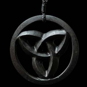 Onewa Stone: Onewa triquetra by Alex Sands
