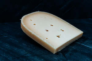Medium Hard Cheese: Vintage Gouda