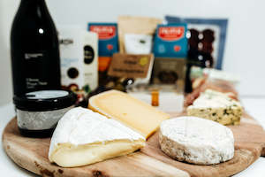 Gift Boxes And Hampers: Best of European Artisan Cheese - The Classics