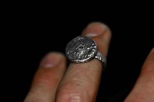 Maxx Jewels: Concrete Sparkle