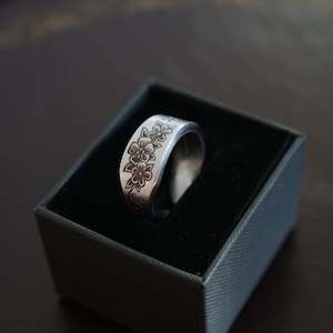 Rings By Macher: Hibiscus Swirl