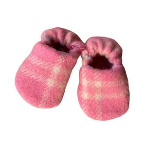 Baby Shower Gifts: Vintage Wool Booties - Fairyfloss