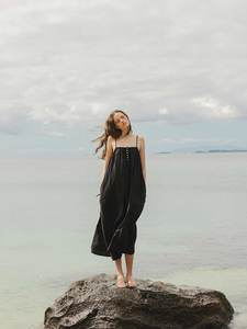 Sophie: Shell Buttons Midi Dress - Black