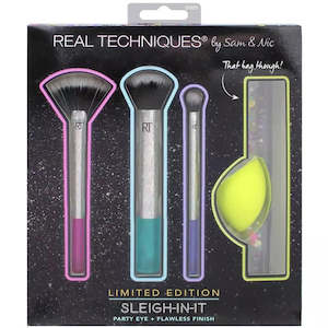 Real Techniques: Sleigh-In-It