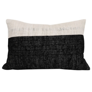 LARA CUSHION | BLACK / NATURAL