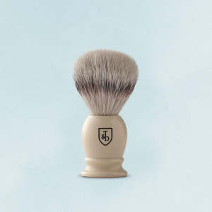 Triumph Disaster: Silvertip Synthetic Fibre Shaving Brush