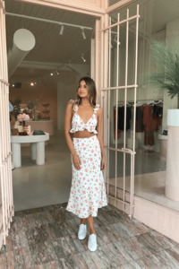 Ex Rentals: Mikaela & Pepe Set For Sale