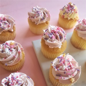 Products: Dessert Box (Small)