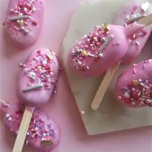 Products: Cake Popsicles