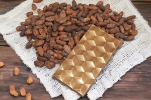 Products: Milk Chocolate Bar 44% 80g - The Chocolate Room