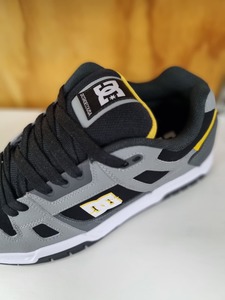 Dc Shoes: DC SHOES Stag Skate Shoes Grey/Yellow