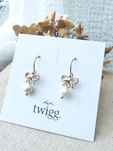 Ivy Jack: TWIGG JEWELLERY Pearl Bow Earrings