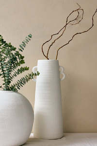 Hayz Homewares: WILLOW+MAE Matte White Textured Double Handle Vase