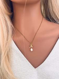 Twigg Jewellery: TWIGG JEWELLERY Pearl Bow Necklace