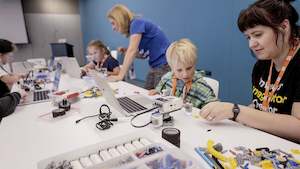 School Holiday Classes: Introduction to LEGO Mindstorms EV3 Robotics