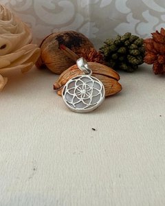 Products: Sterling Silver Round Mother of Pearl Pendant - The Chunky Jeweller