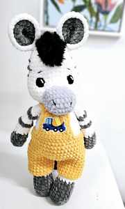 Diva Design Crochet Zebra