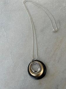 Necklace: The Cottage Collection | Silver - Cindy Circles