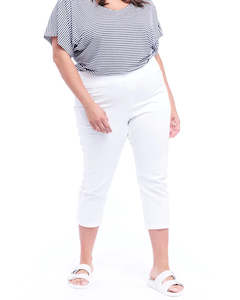Jeans 1: Betty Basics | White Maisie Capri Jean