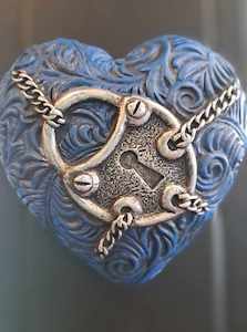 Gifts: The Cottage Collection | Blue Lock and Chain Heart