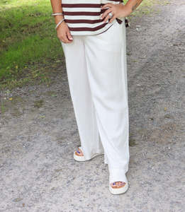 Pants: Betty Basics | Copacabana Relax Pant - White