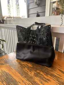 Accessories: The Cottage Collection | Charlie Handbag - Black