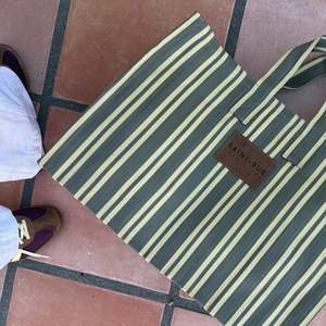 Saint-Rue 22 - Midi Tote - Olive
